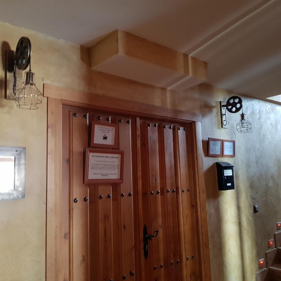 Puerta Al Duraton Bed & Breakfast Sebulcor Exterior photo